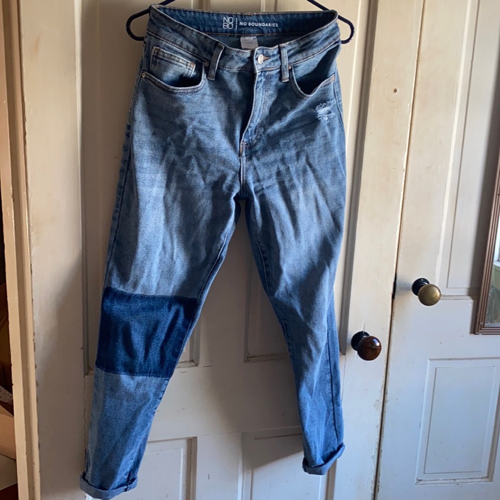 No Boundaries, size 7, light wash